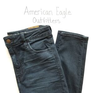 American Eagle Highest Rise Jegging, size 10 and a blue dark wash denim